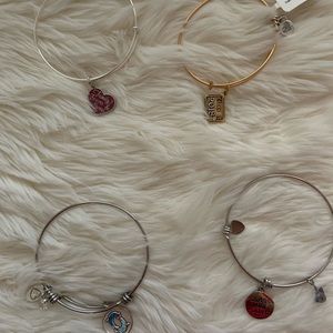 Set of bangle bracelets